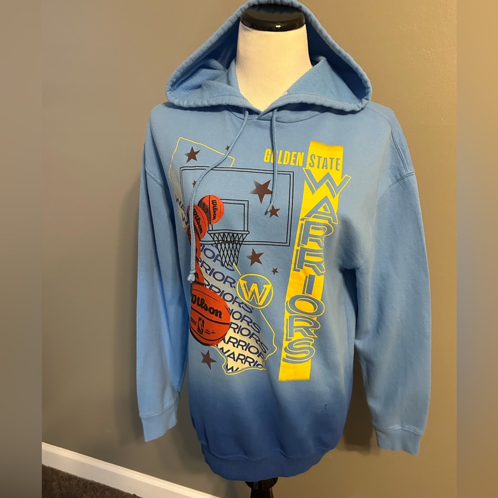 Golden state warriors, pull over hoodie, men’s medium , light blue with logo